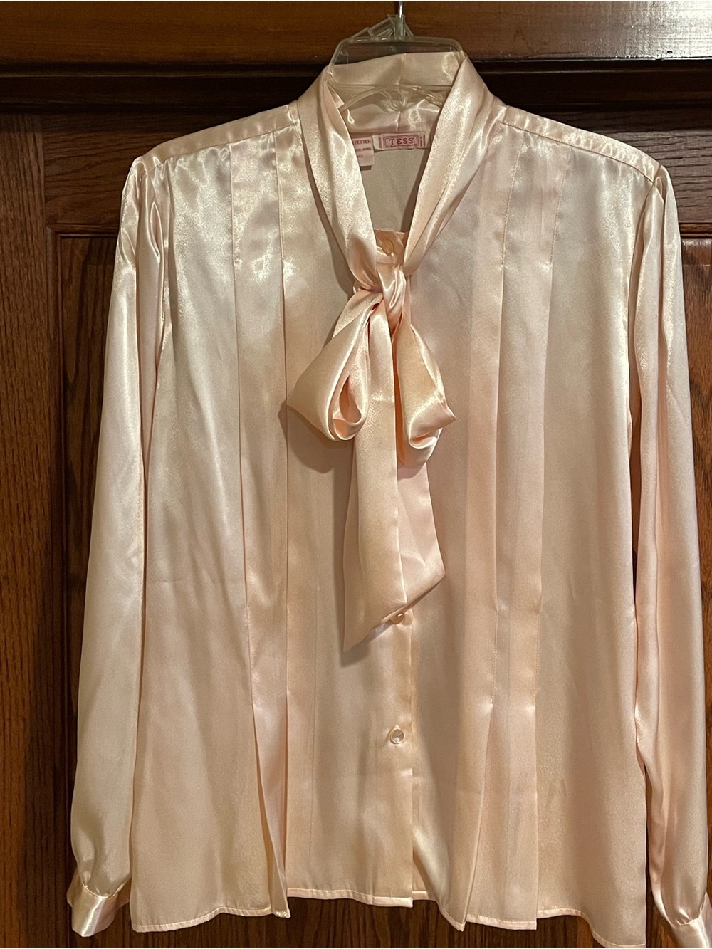 Vintage 1980's TESS Paris-Milano, Pink Satin Bow-Neck Blouse, Size 10, Flawless - Picture 3 of 13